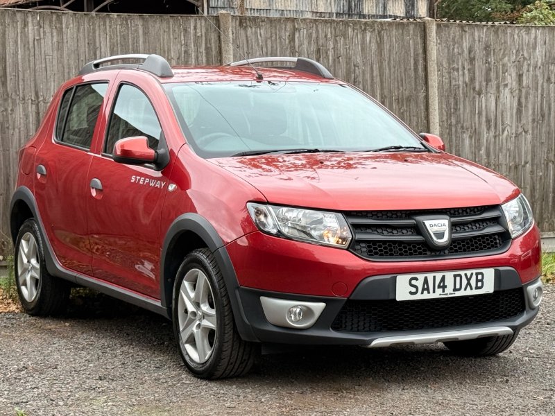 Red Dacia Sandero Stepway 0.9 TCe Ambiance Hatchback 5dr Petrol Manual Euro 5 90 ps